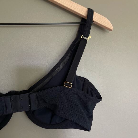 NWT LIVELY The Smooth Lace Plunge Bra In Jet Black Sz 38B Underwire Comfortable - Picture 13 of 15